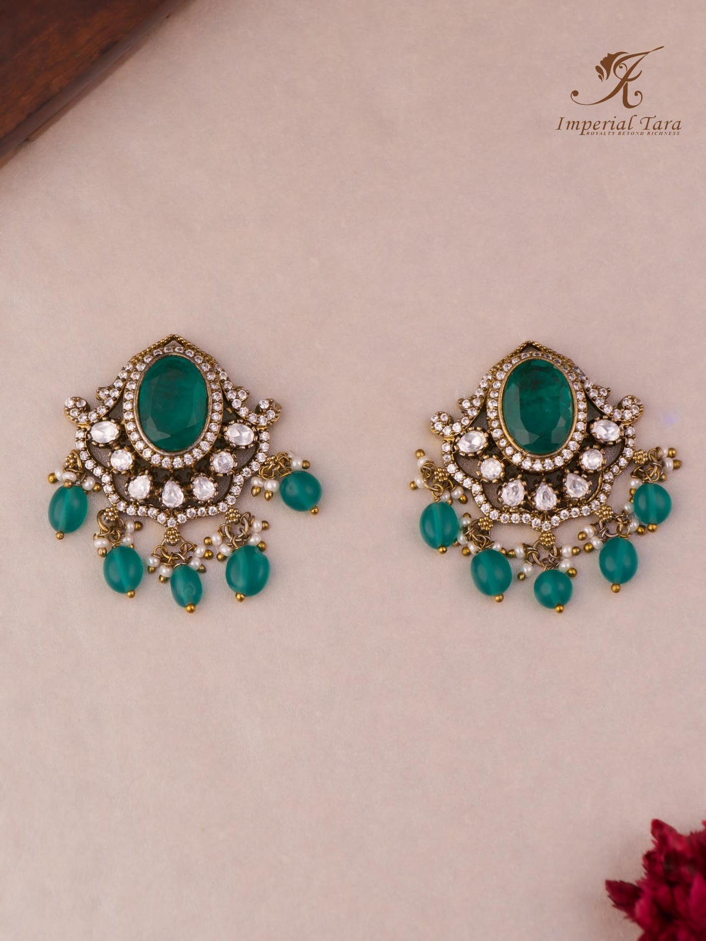 Aarti  Stud Earrings