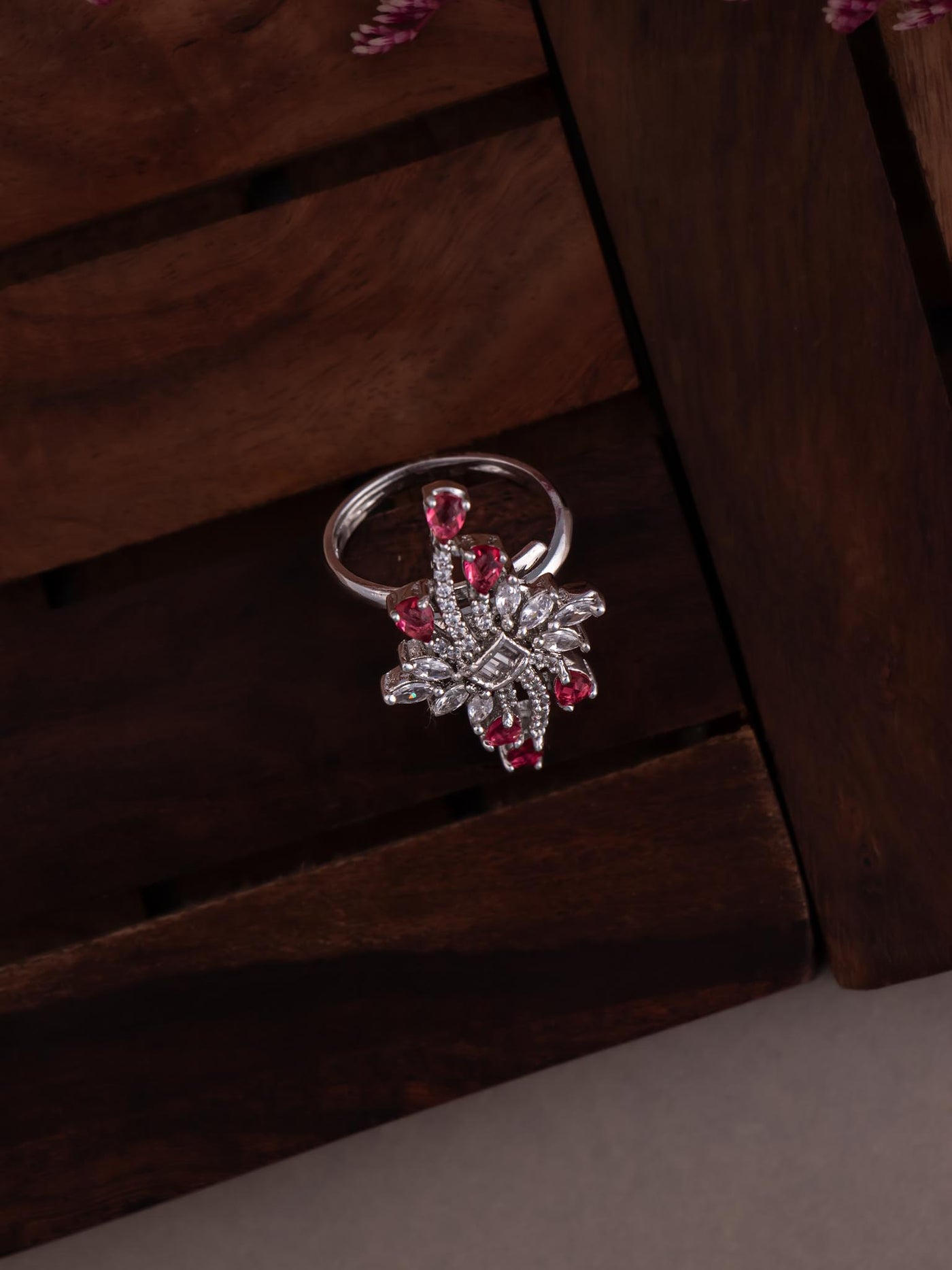 Ritvi Finger Ring