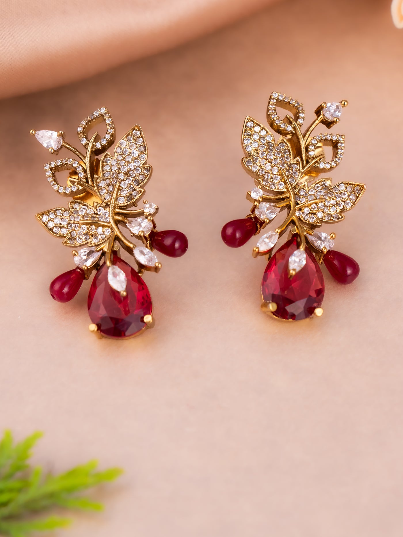 Leaf & bud pattern semi victorian polish earrings in red colour