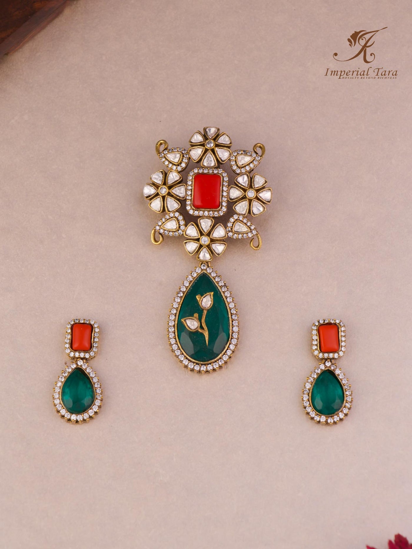 Megha Pendant Set