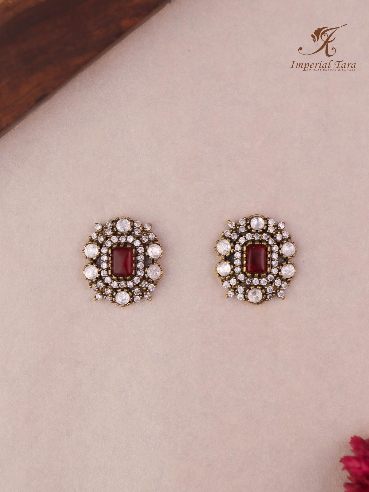 Mila Stud Earring