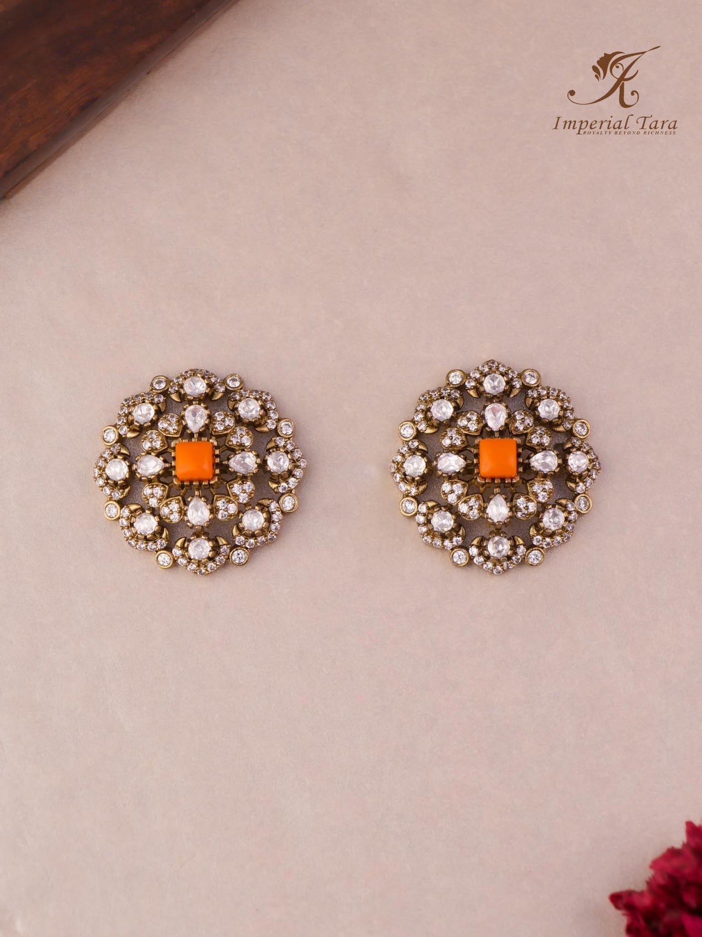 Nayna Stud Earring