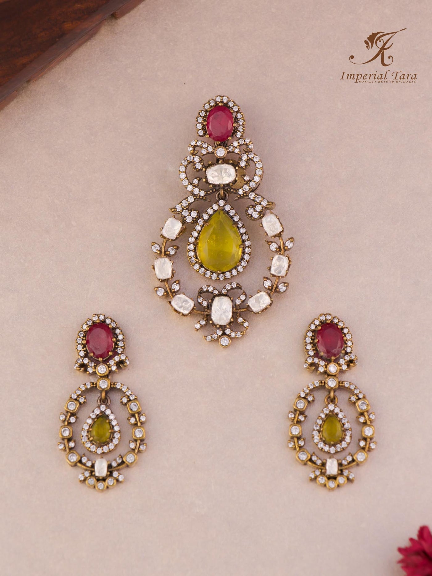 Ridhi Pendant Set