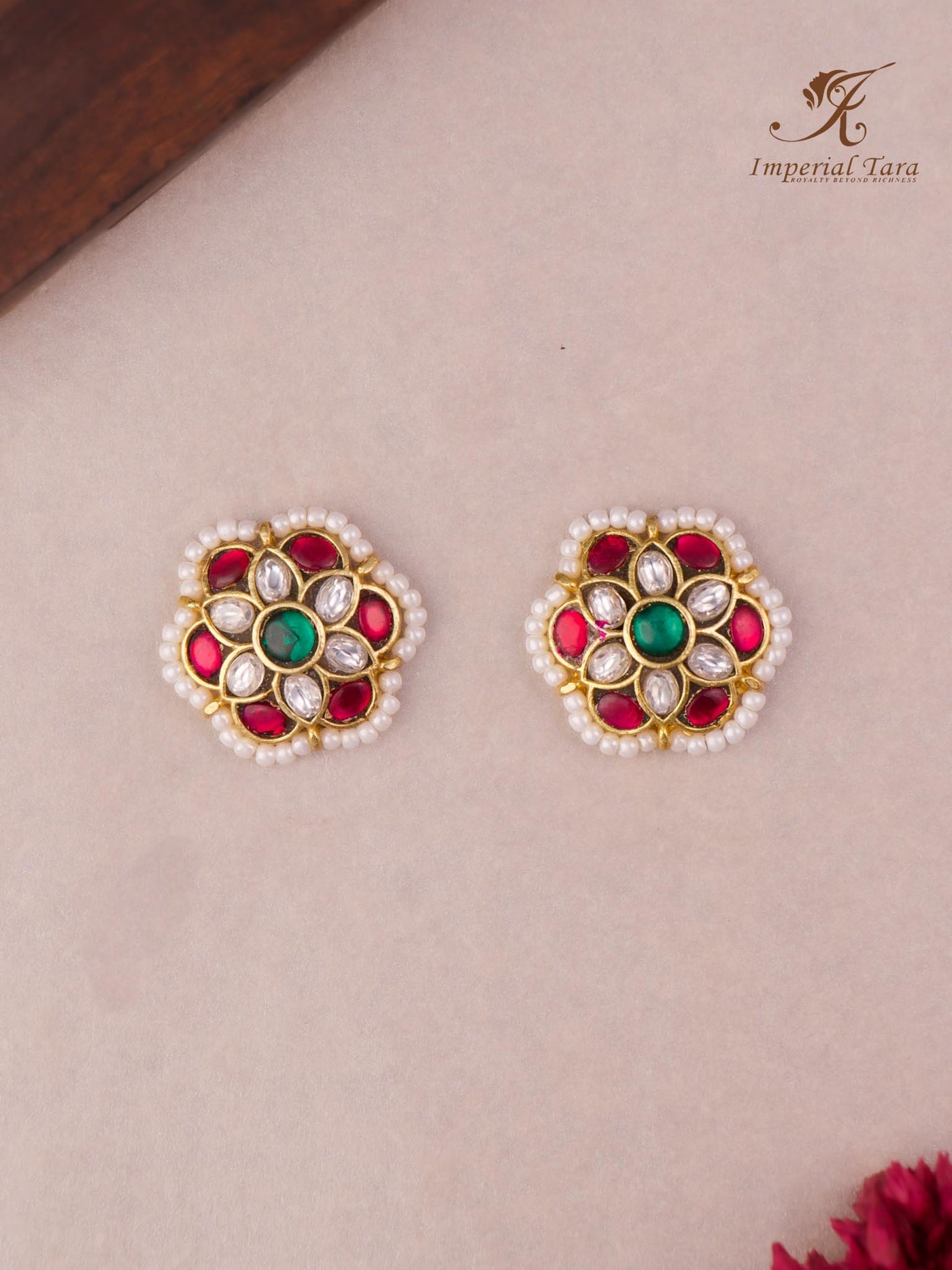 Saachi Stud Earrings