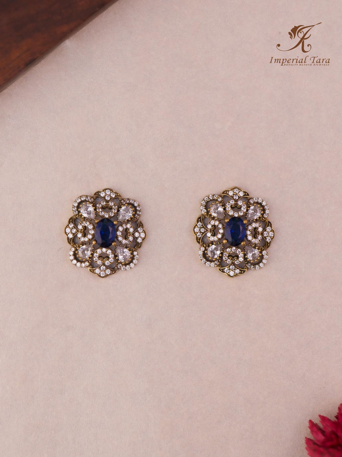 Simran Stud Earring