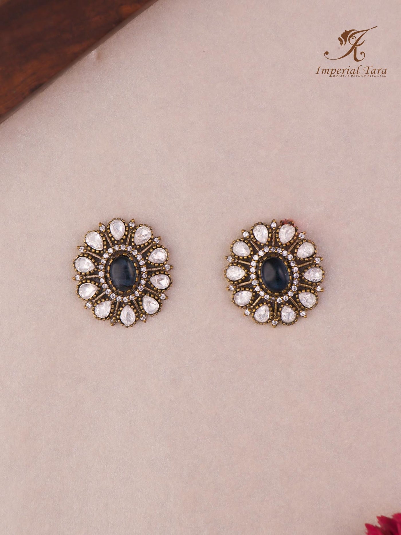 Zuri Stud Earrings